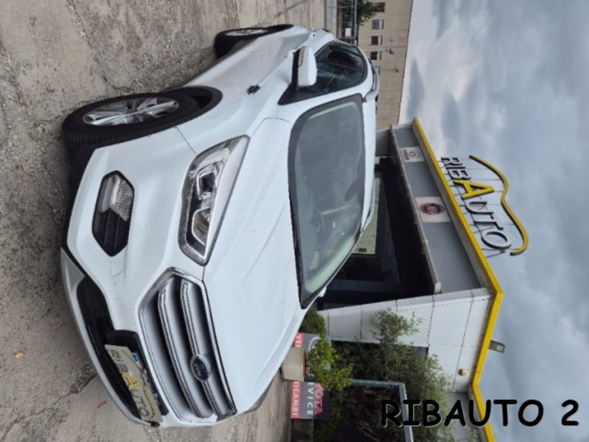 Ford Kuga 2.0 TDCI 150 CV S&S 2WD Vignale (5)