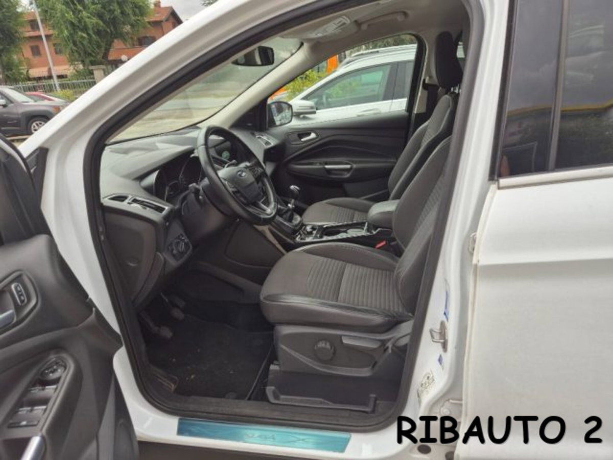 Ford Kuga 2.0 TDCI 150 CV S&S 2WD Vignale (7)