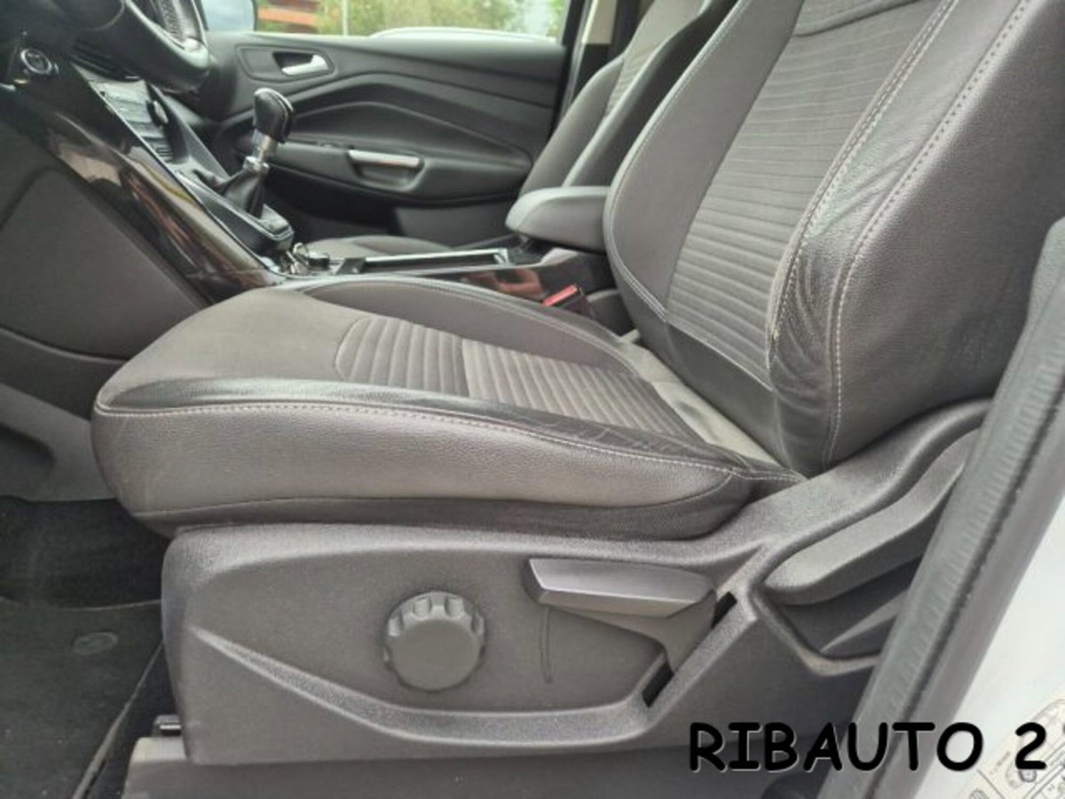 Ford Kuga 2.0 TDCI 150 CV S&S 2WD Vignale (8)