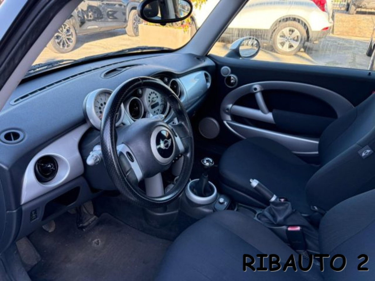 MINI Mini 1.6 16V Cooper (10)