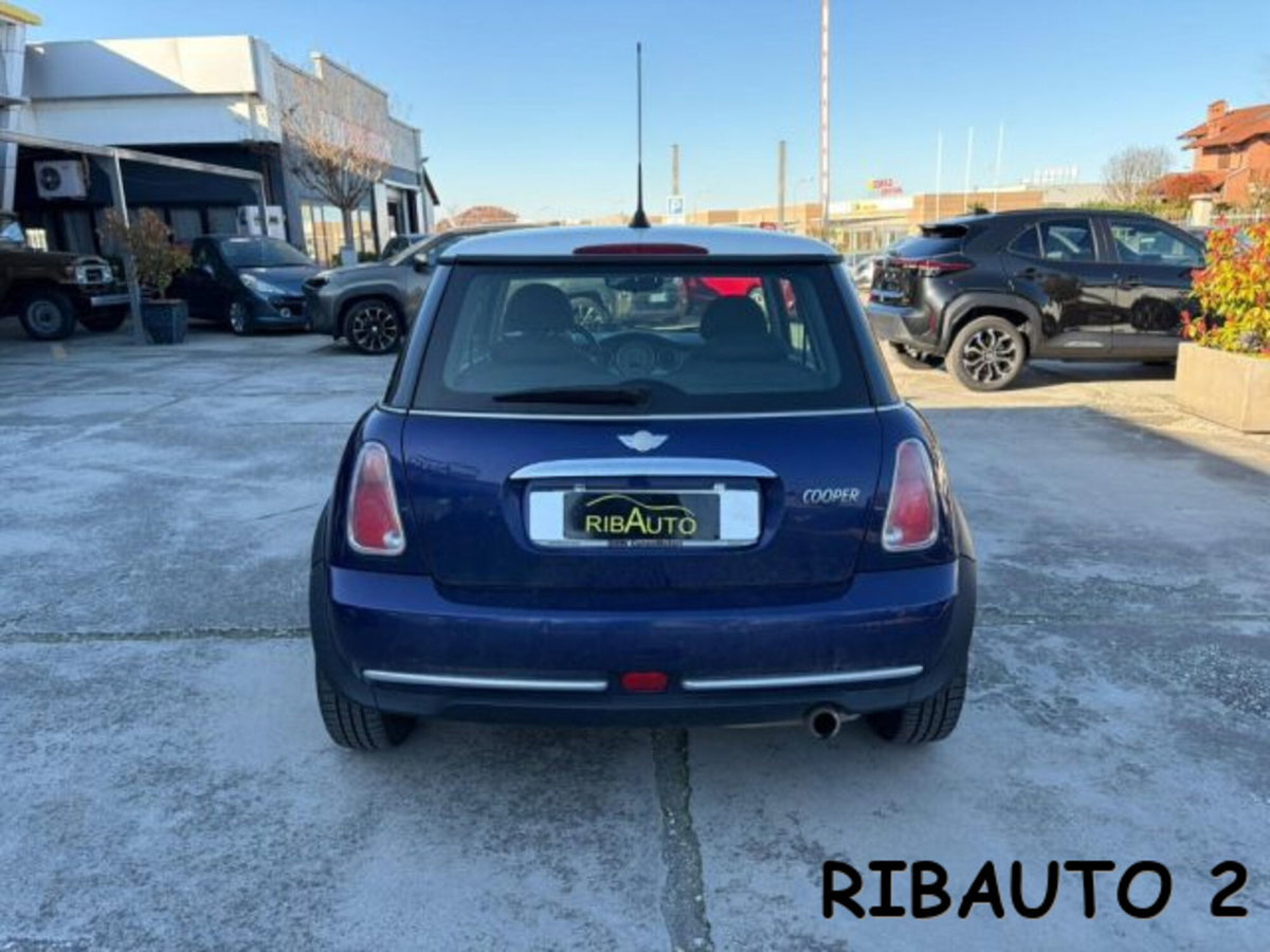 MINI Mini 1.6 16V Cooper (14)