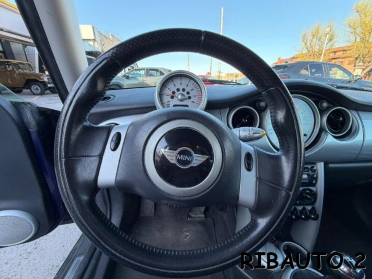 MINI Mini 1.6 16V Cooper (16)