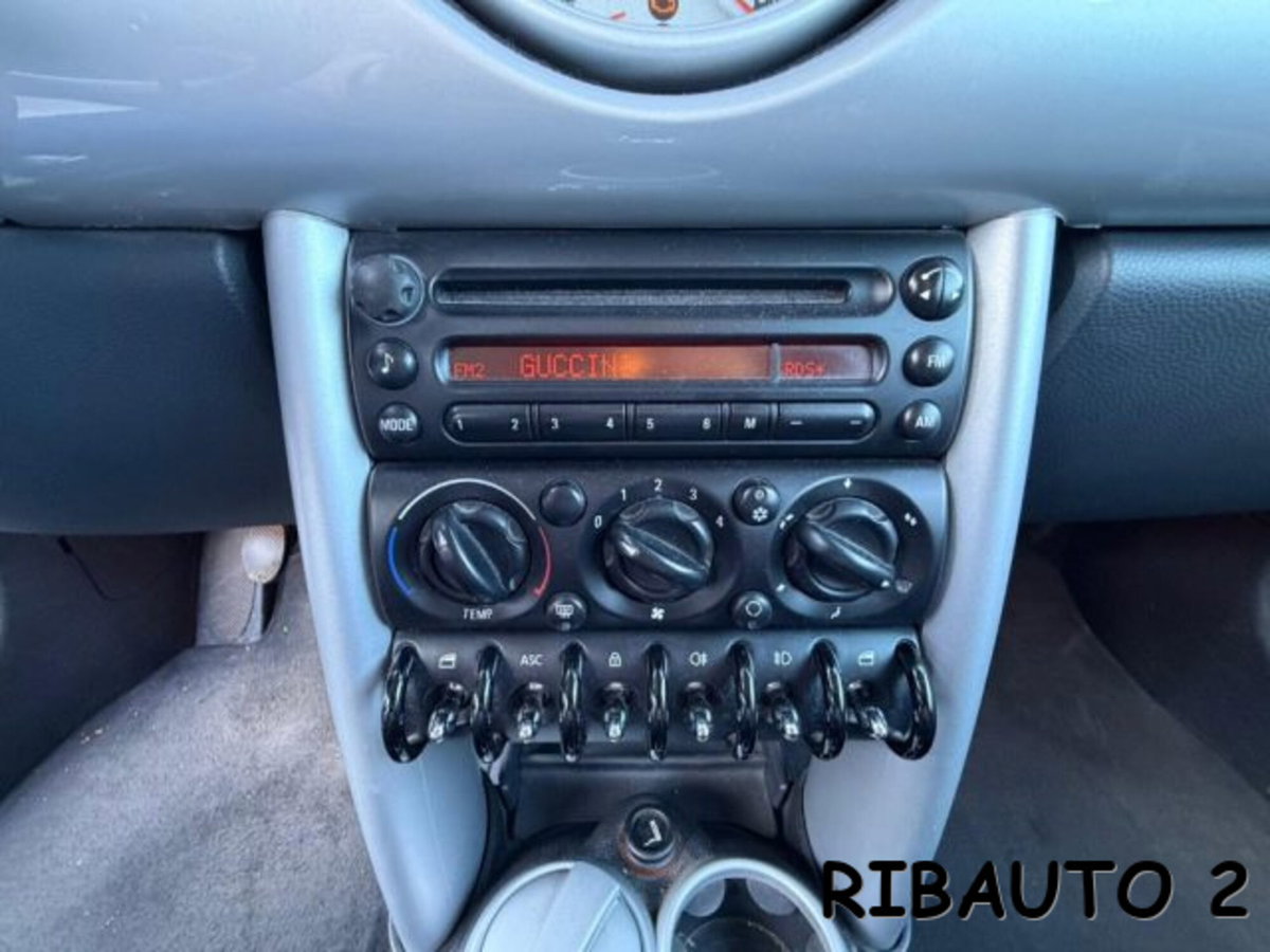 MINI Mini 1.6 16V Cooper (3)