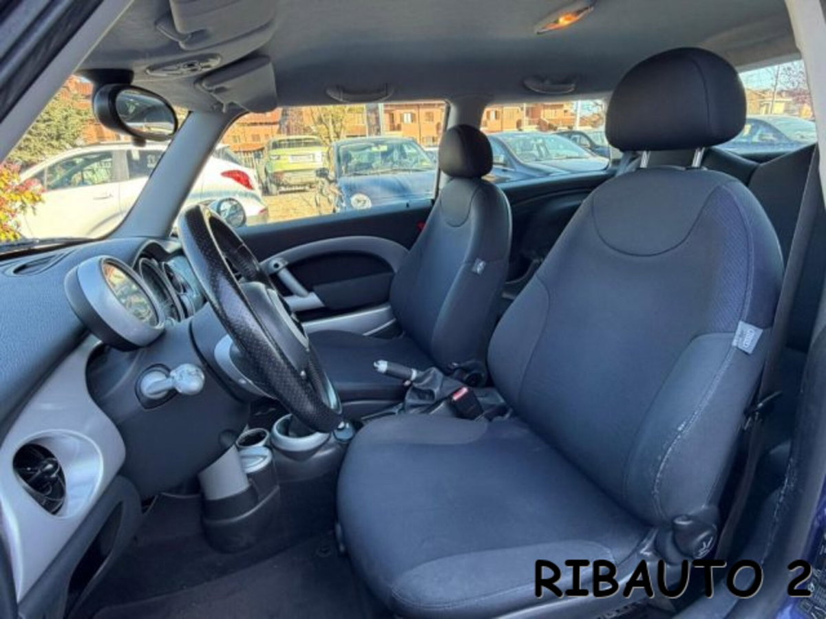 MINI Mini 1.6 16V Cooper (7)