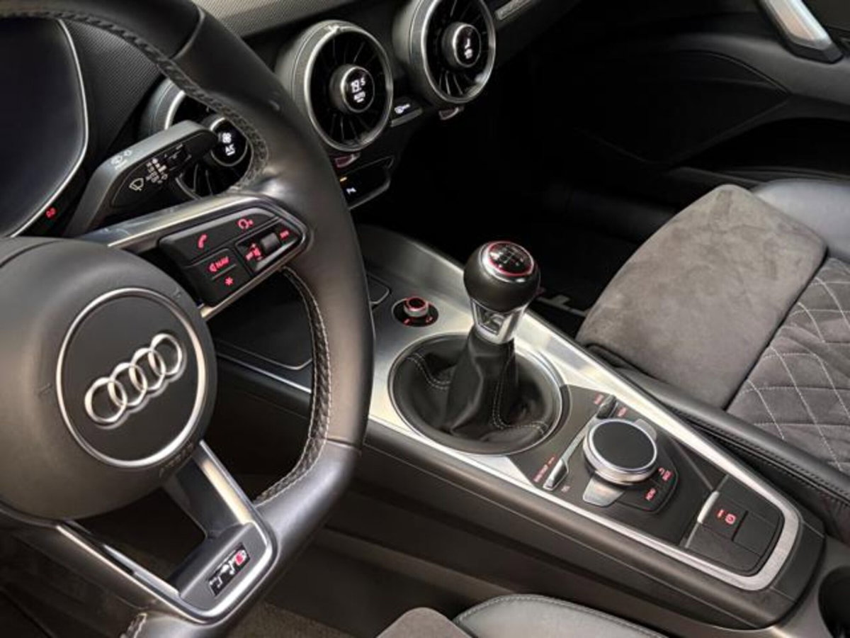 Audi TTS Coupé 2.0 TFSI 310 CV quattro (10)