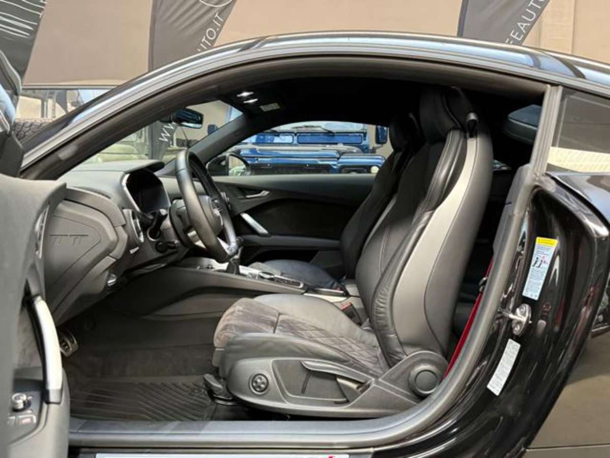 Audi TTS Coupé 2.0 TFSI 310 CV quattro (8)