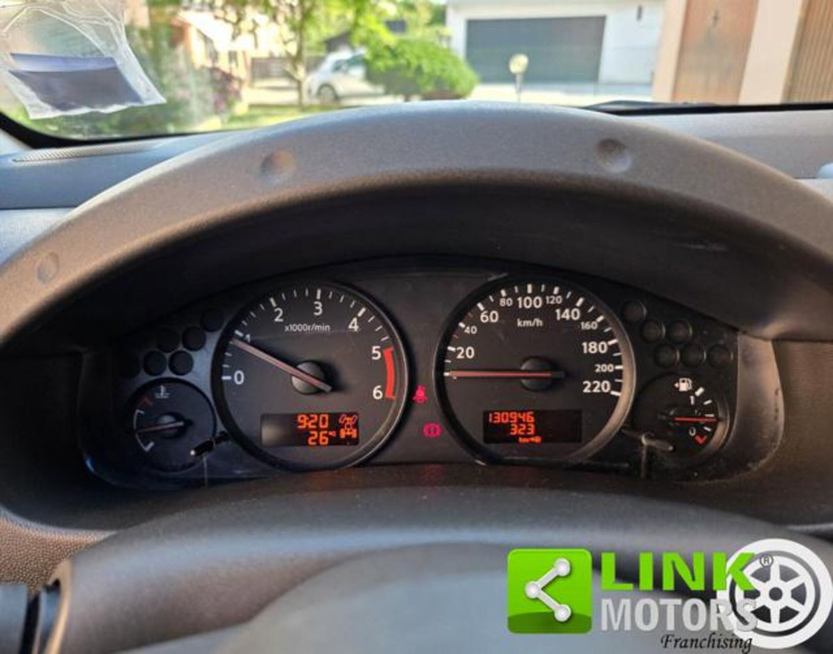 Nissan Navara 2.5 dCi 190CV 4 porte Double Cab Sport (12)