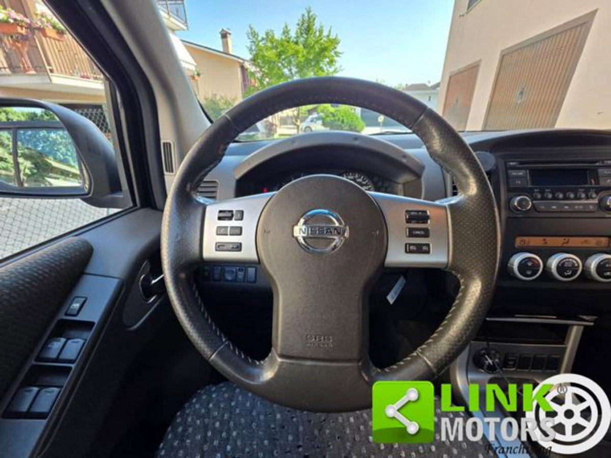 Nissan Navara 2.5 dCi 190CV 4 porte Double Cab Sport (13)