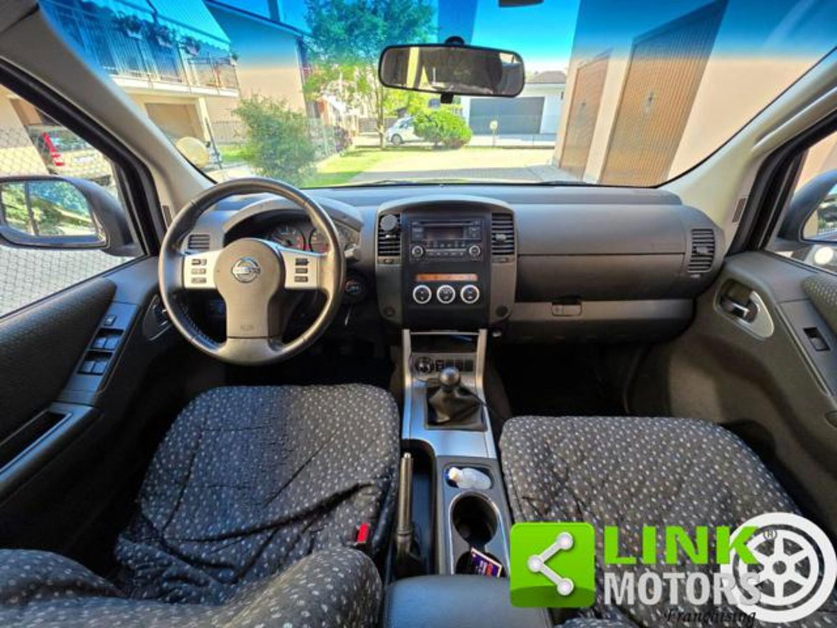 Nissan Navara 2.5 dCi 190CV 4 porte Double Cab Sport (5)