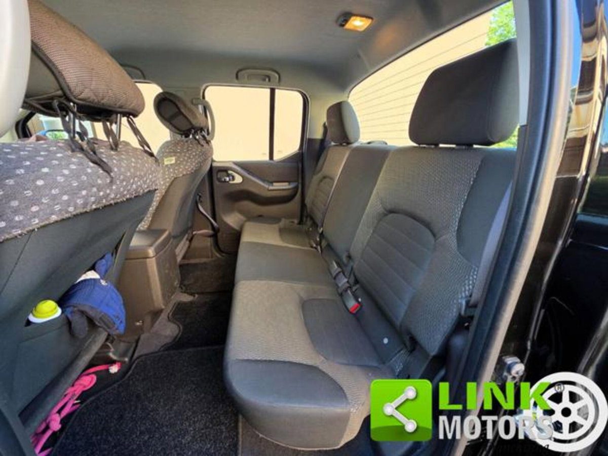 Nissan Navara 2.5 dCi 190CV 4 porte Double Cab Sport (6)