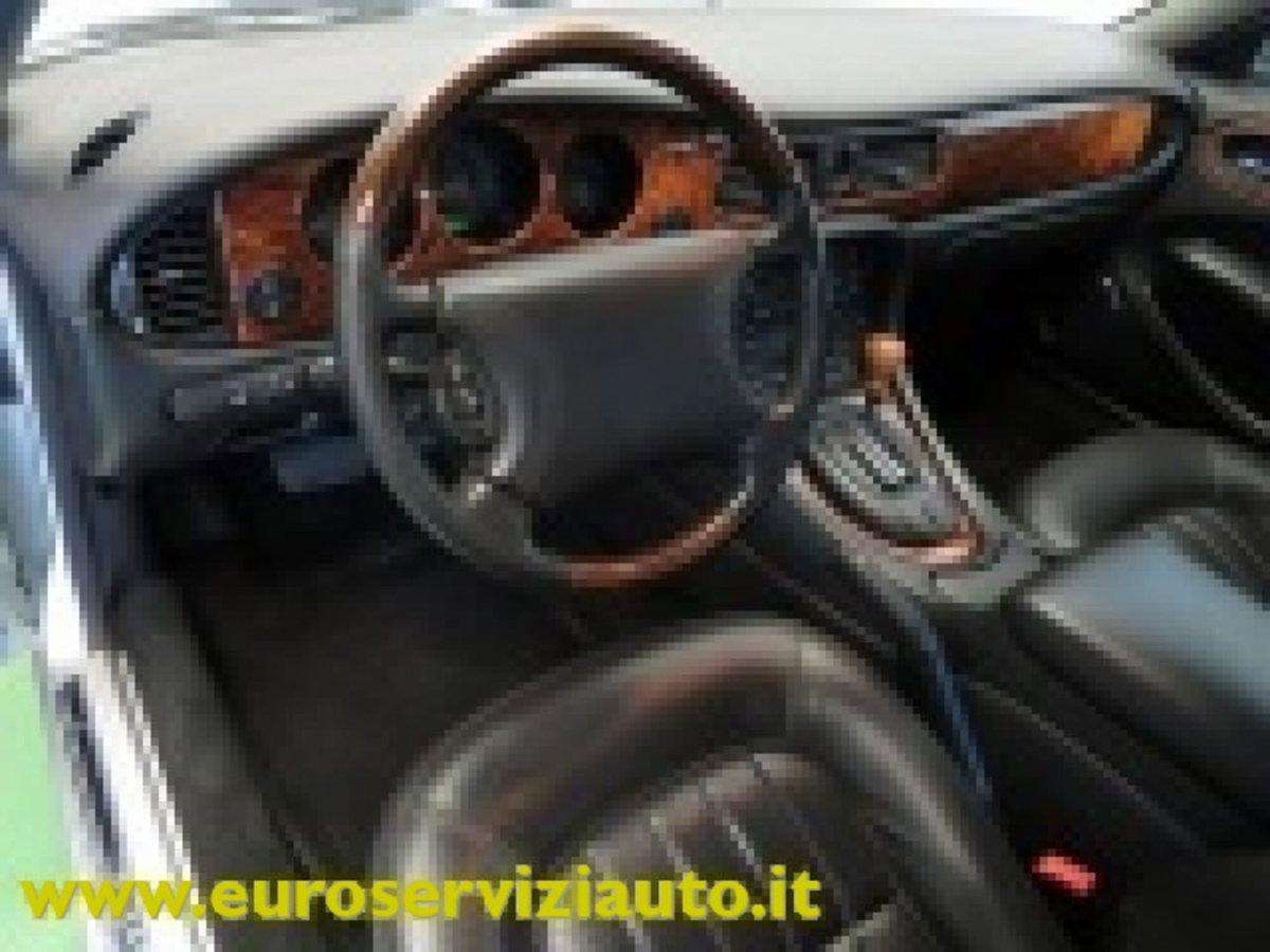 Jaguar XJ 4.0 cat Executive (10)