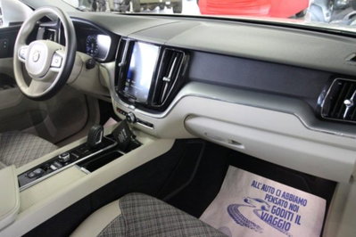 Volvo XC60 B5 AWD Geartronic R-design (10)