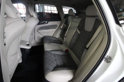 Volvo XC60 B5 AWD Geartronic R-design (12)