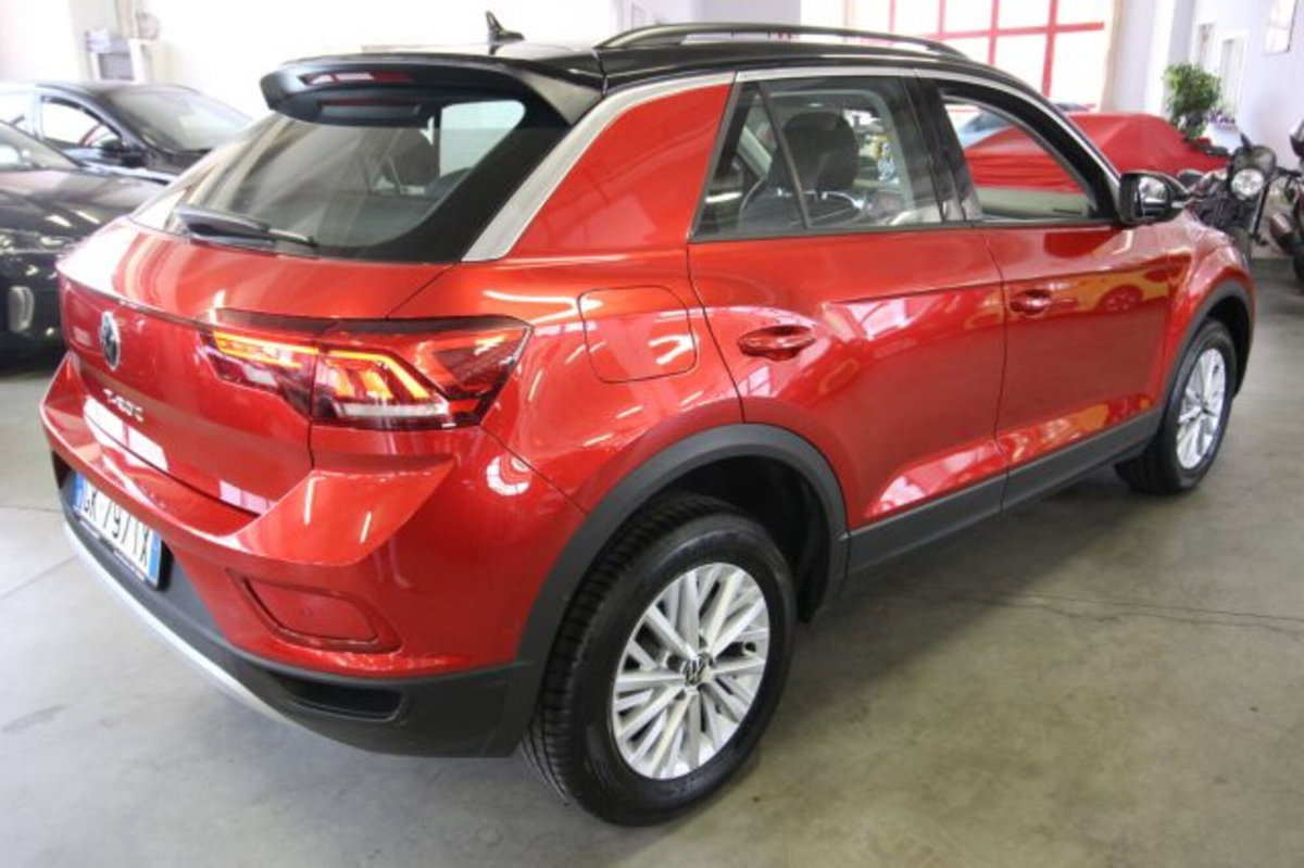 Volkswagen T-Roc 1.0 TSI Life (5)