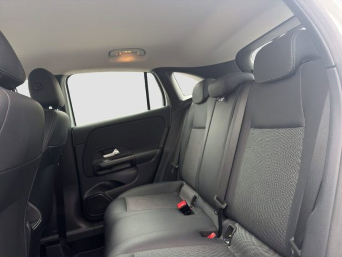 Mercedes-Benz CLA Shooting Brake 180 d Automatic Shooting Brake Business (10)