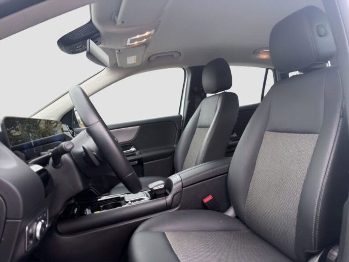 Mercedes-Benz CLA Shooting Brake 180 d Automatic Shooting Brake Business (9)