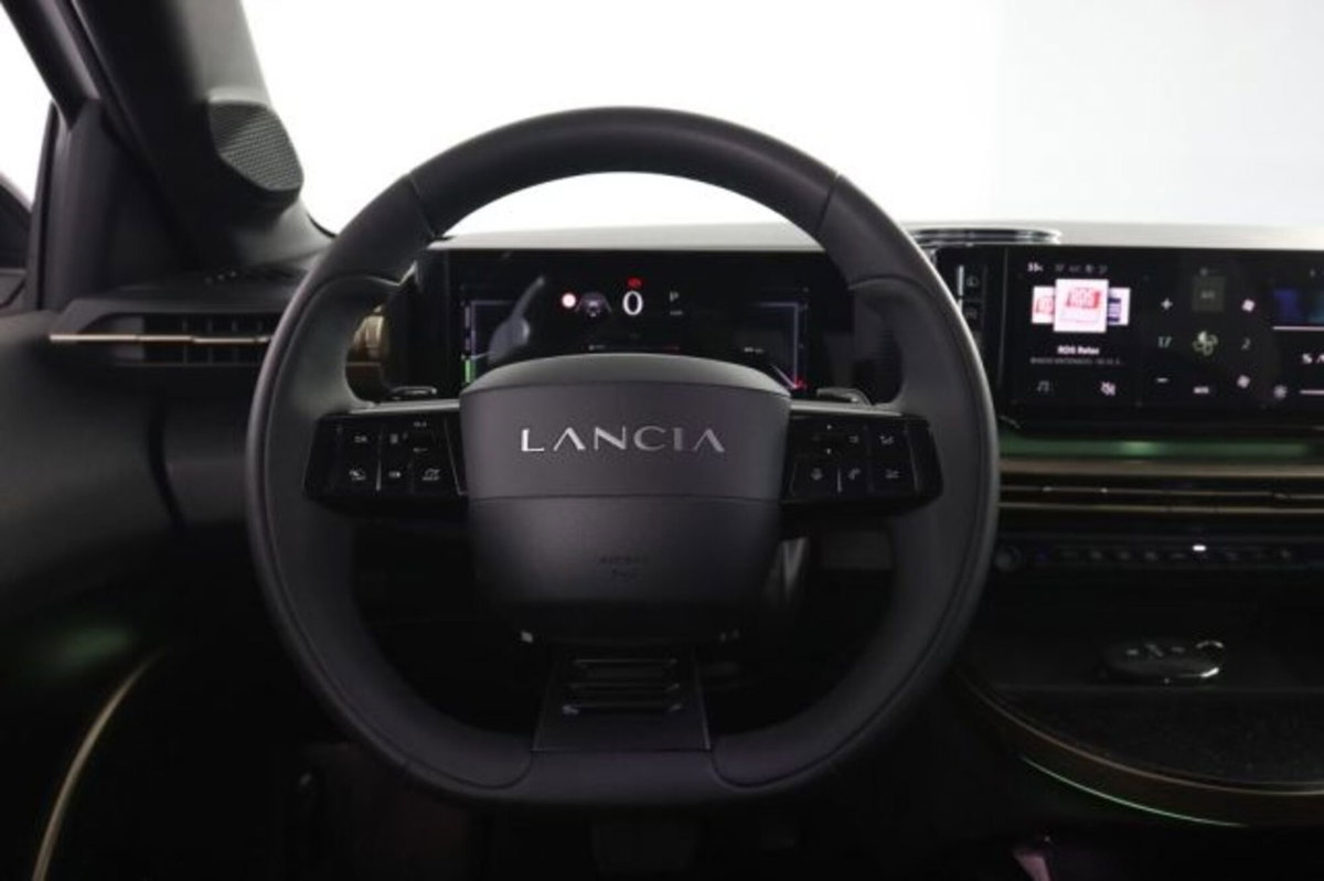 Lancia Ypsilon 1.2 LX 100cv (5)