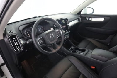 Volvo XC40 T2 Geartronic Momentum Pro usata
