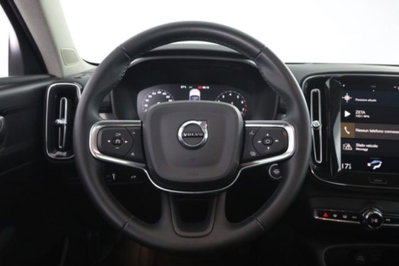 Volvo XC40 T2 Geartronic Momentum Pro (5)