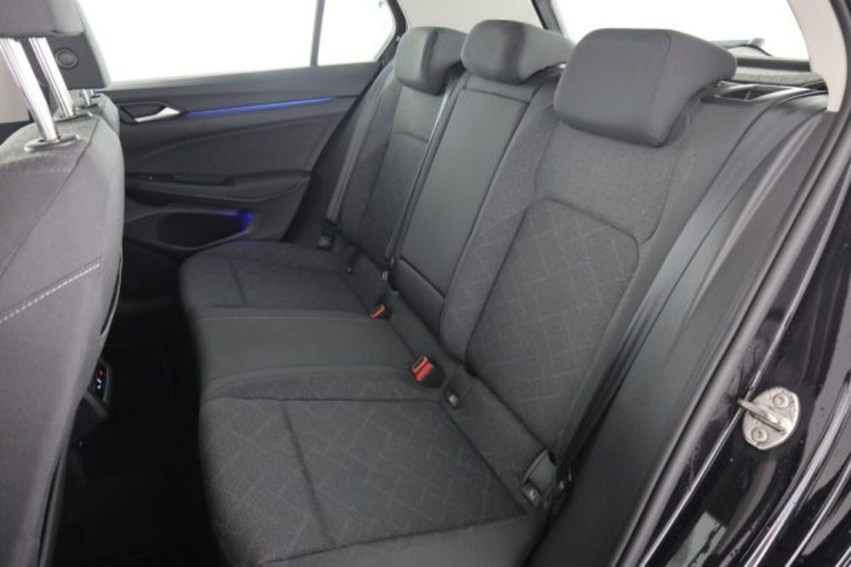 Volkswagen Golf Variant 2.0 TDI SCR DSG Life (3)