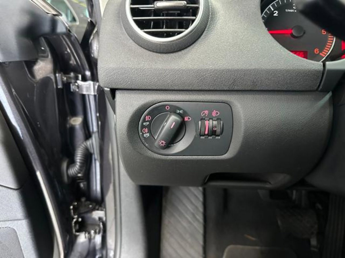 Audi A3 Sportback 2.0 16V TDI S tronic Ambition (16)