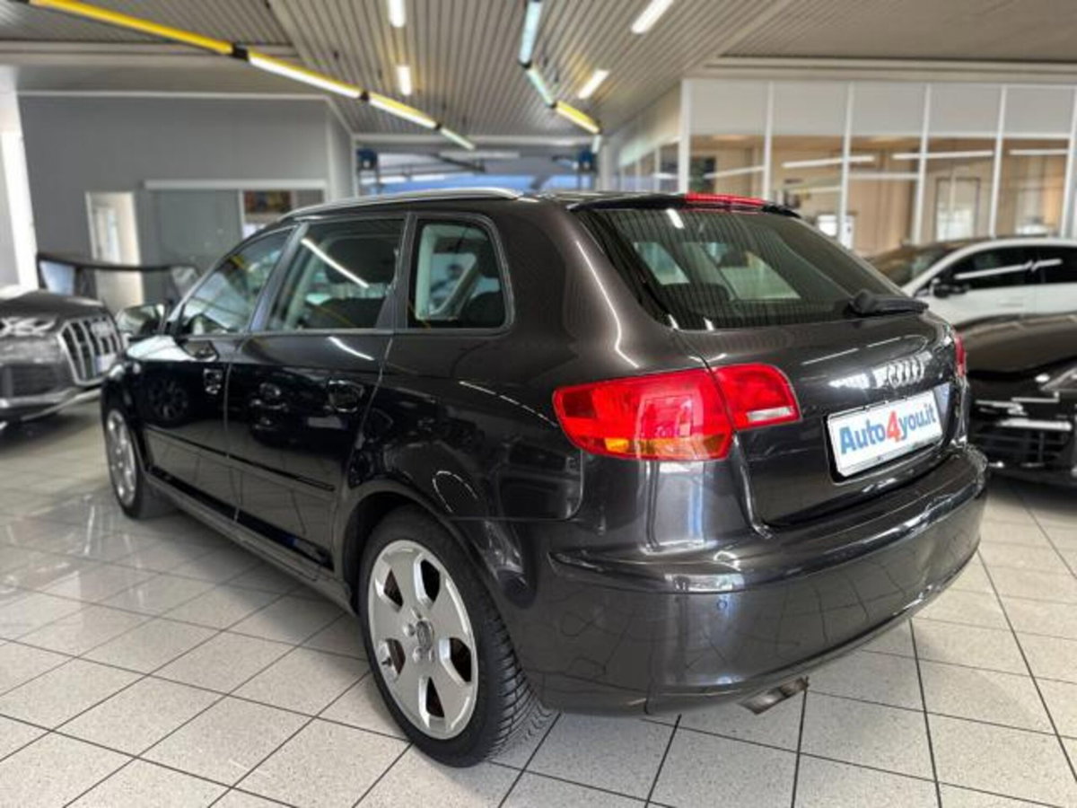 Audi A3 Sportback 2.0 16V TDI S tronic Ambition (4)
