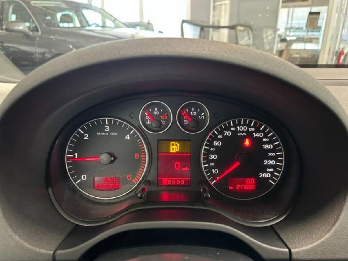 Audi A3 Sportback 2.0 16V TDI S tronic Ambition (7)