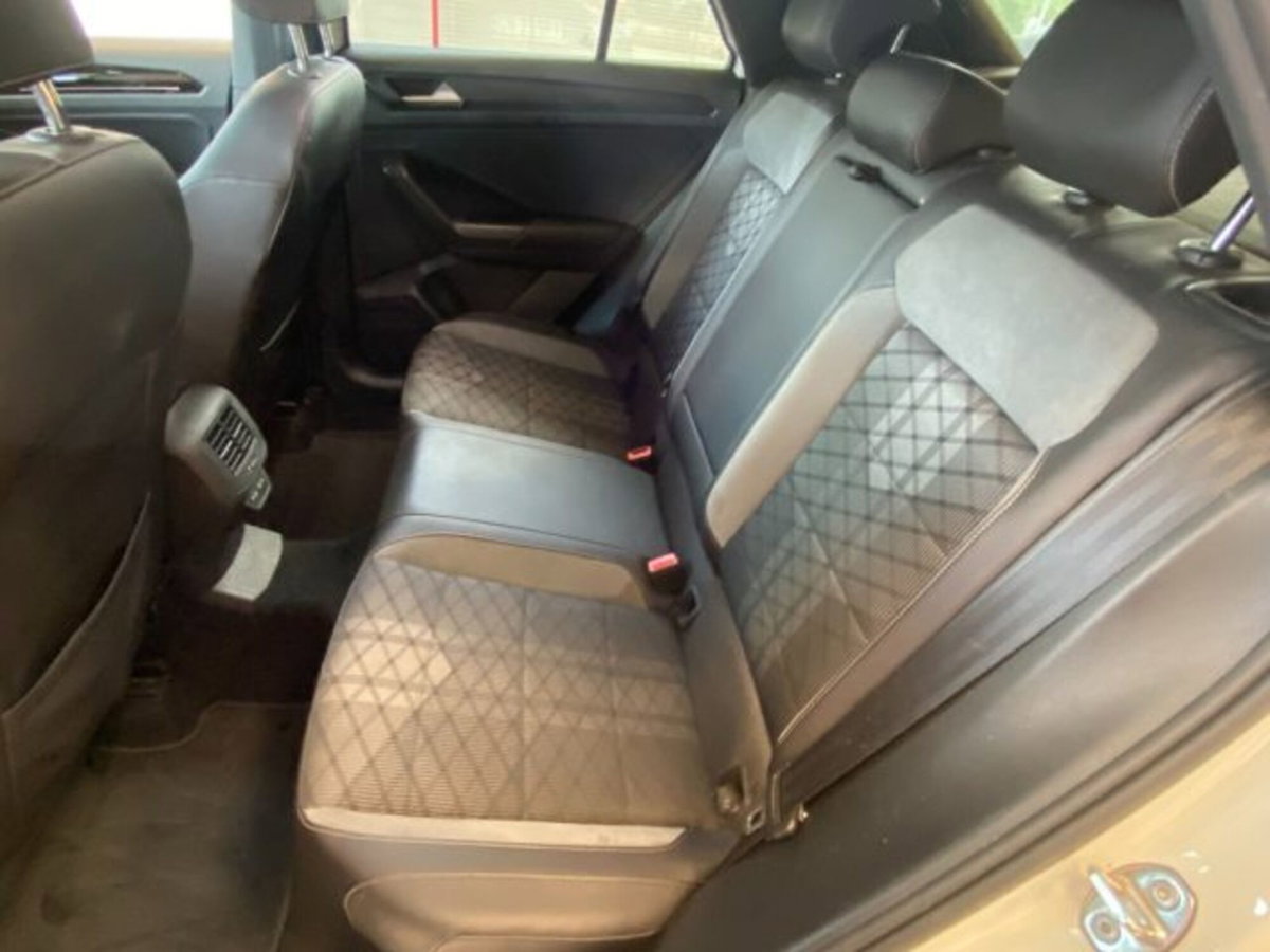 Volkswagen T-Roc 1.0 TSI R-Line (8)