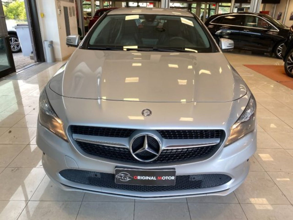 Mercedes-Benz CLA Shooting Brake 180 d Automatic Sport