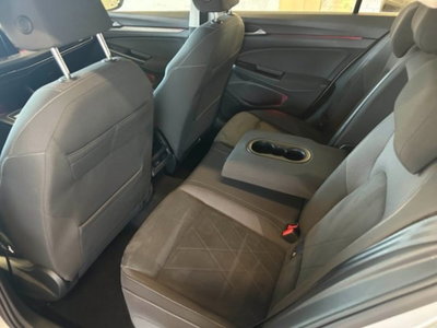 Volkswagen Golf 2.0 TDI 150 CV DSG SCR Style (6)
