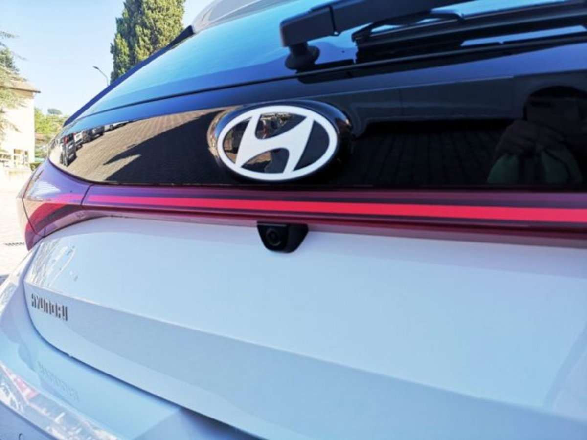 Hyundai i20 1.0 t-gdi Dark Line 90cv mt (11)