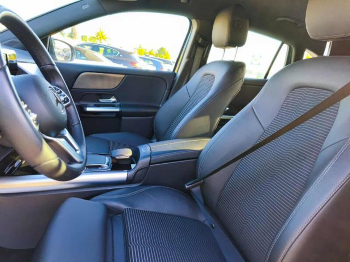 Mercedes-Benz GLA SUV 180 Automatic Sport Plus (13)