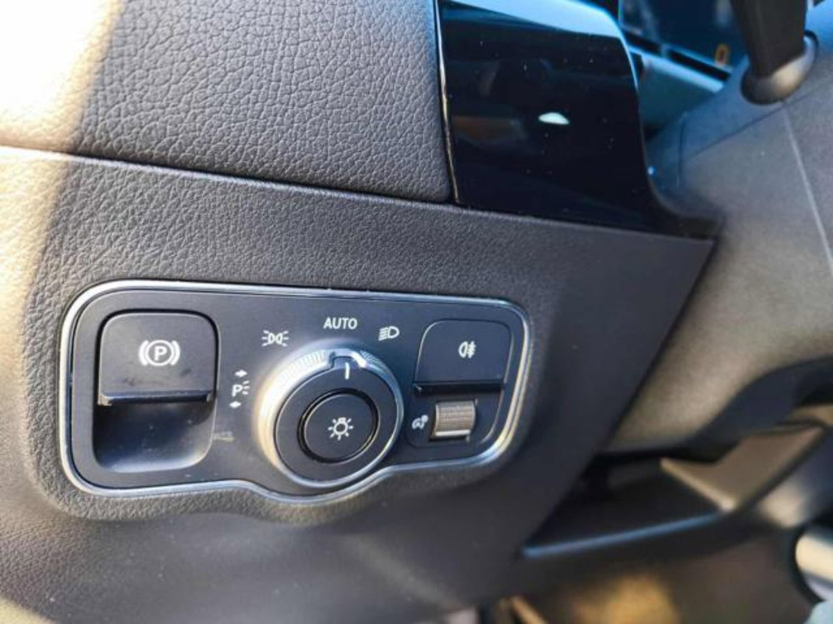 Mercedes-Benz GLA SUV 180 Automatic Sport Plus (16)