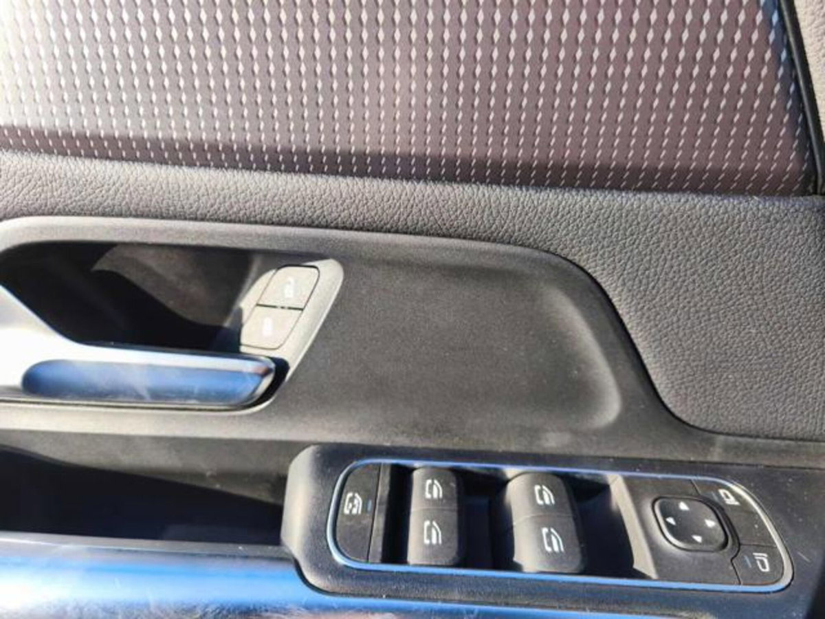 Mercedes-Benz GLA SUV 180 Automatic Sport Plus (18)