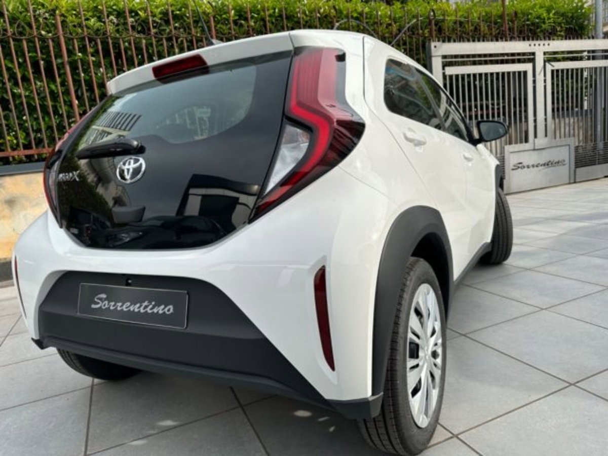 Toyota Aygo X 1.0 VVT-i 72 CV 5 porte Limited S-CVT (17)