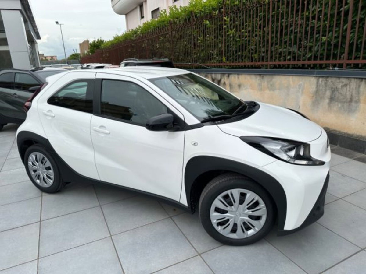 Toyota Aygo X 1.0 VVT-i 72 CV 5 porte Limited S-CVT (8)