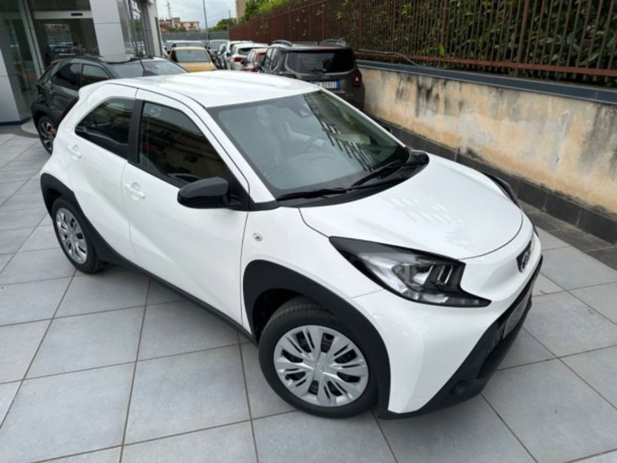 Toyota Aygo X 1.0 VVT-i 72 CV 5 porte Limited S-CVT (9)