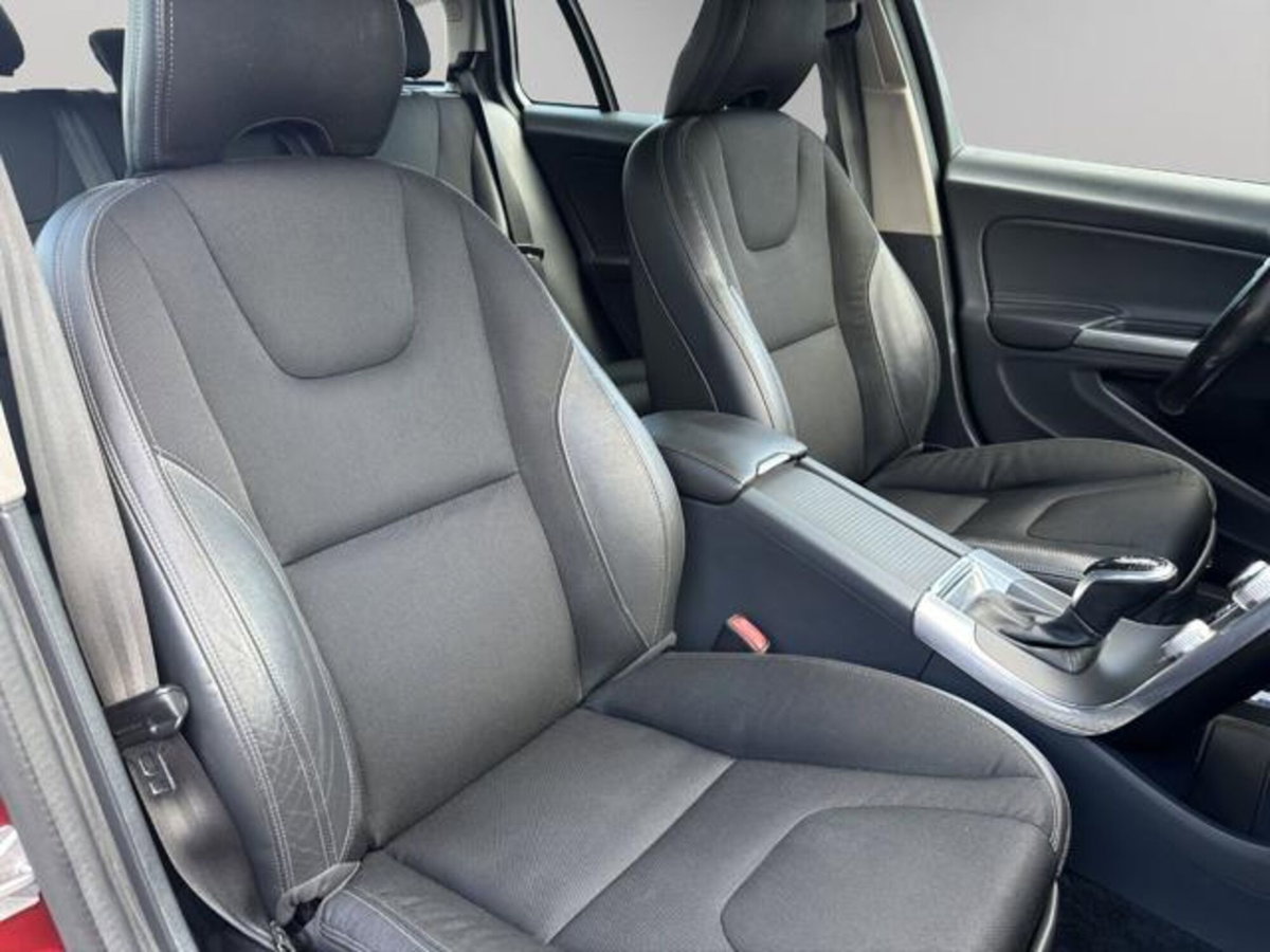 Volvo V60 D2 1.6 Kinetic (15)