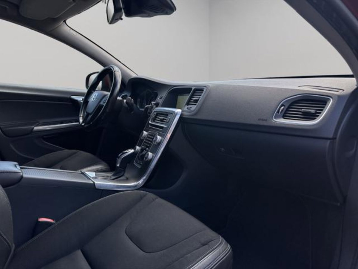 Volvo V60 D2 1.6 Kinetic (16)