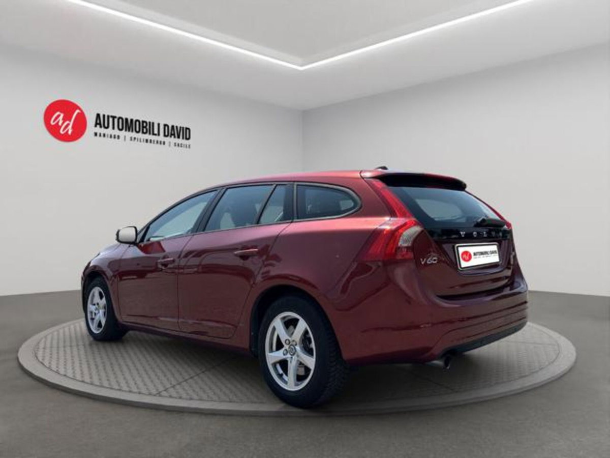 Volvo V60 D2 1.6 Kinetic (3)