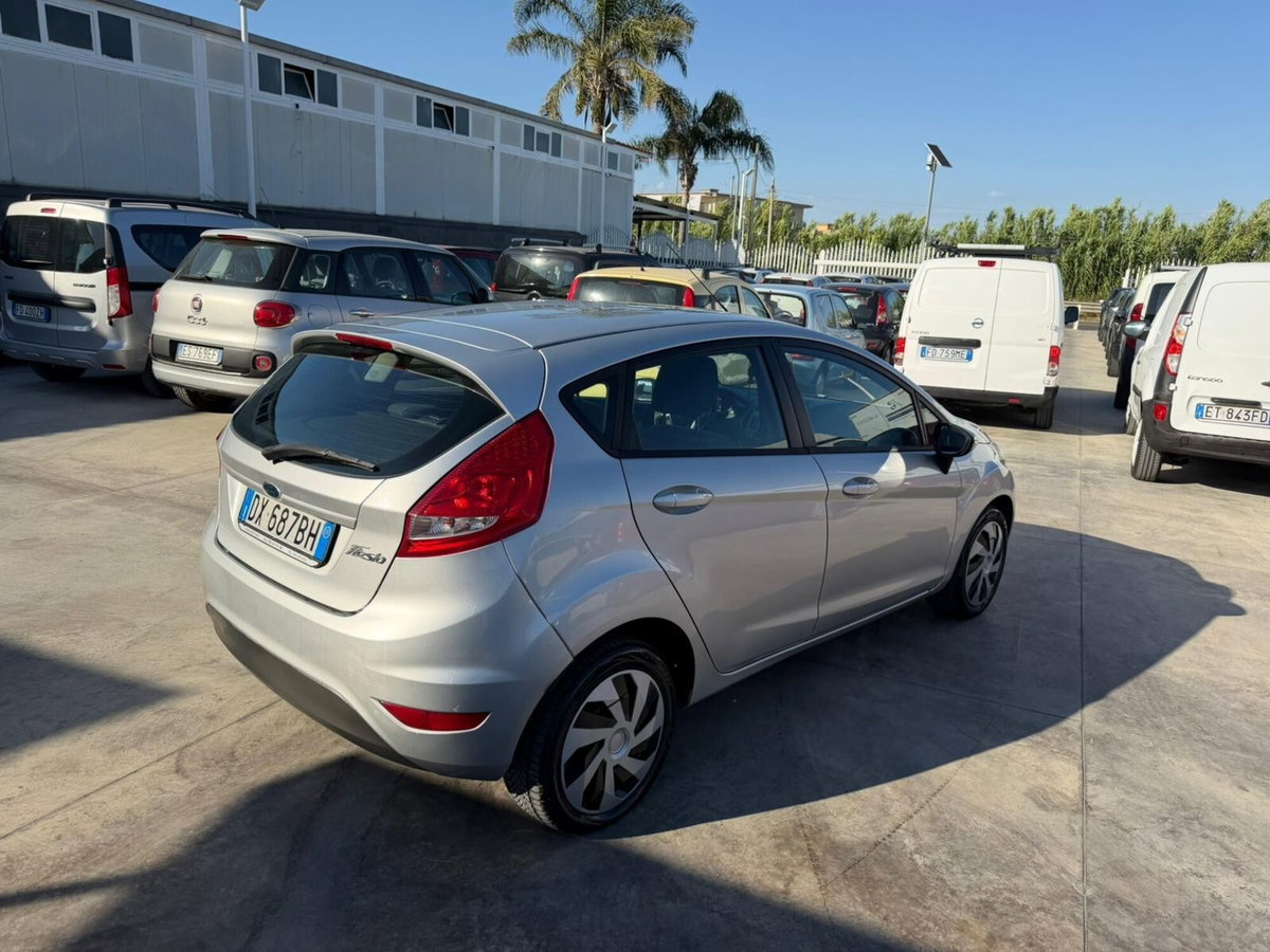 Ford Fiesta 1.4 5 porte Bz.- GPL Titanium (5)