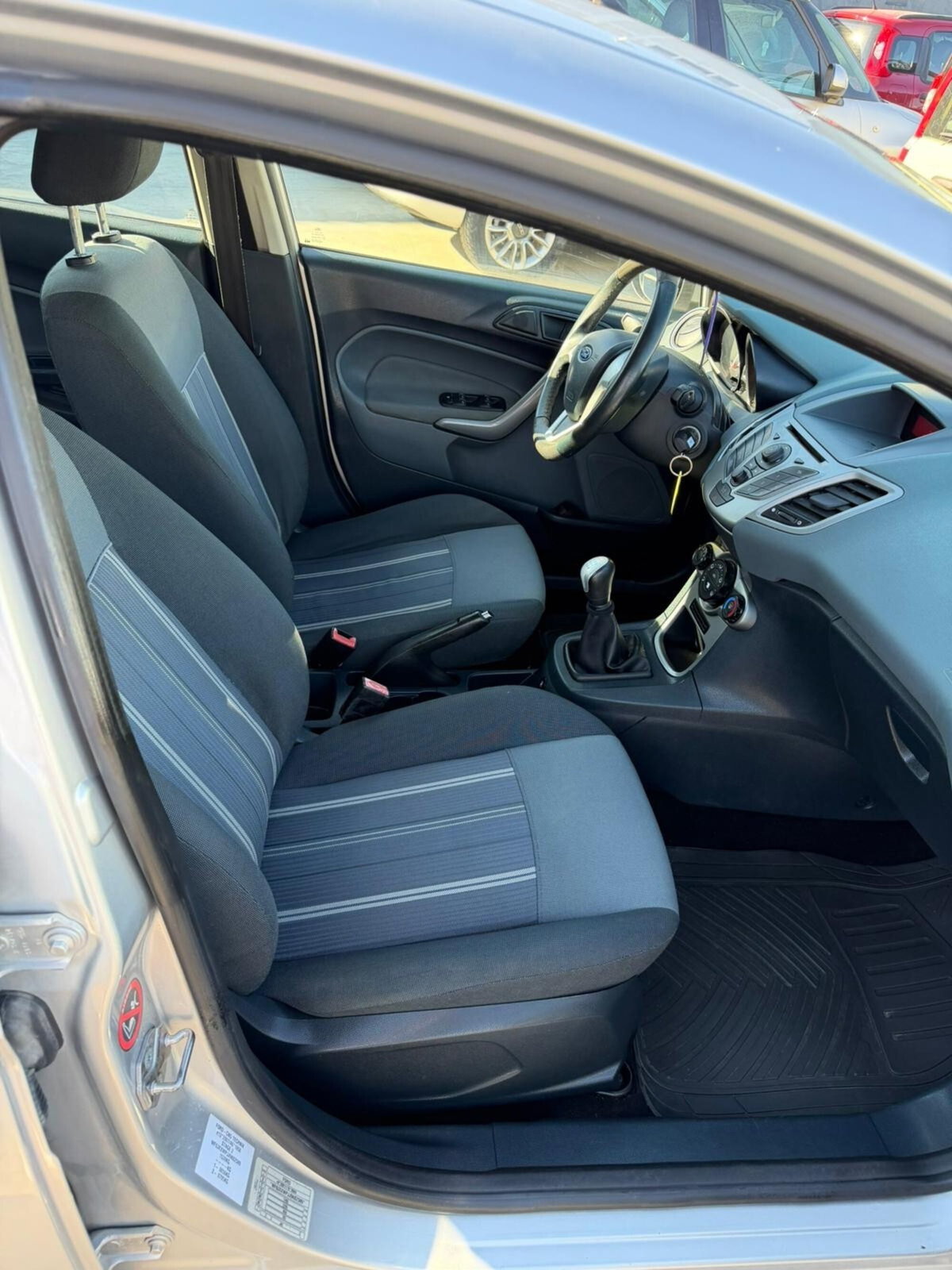 Ford Fiesta 1.4 5 porte Bz.- GPL Titanium (9)