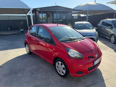 Toyota Aygo 1.0 12V VVT-i 5 porte Sol (2)