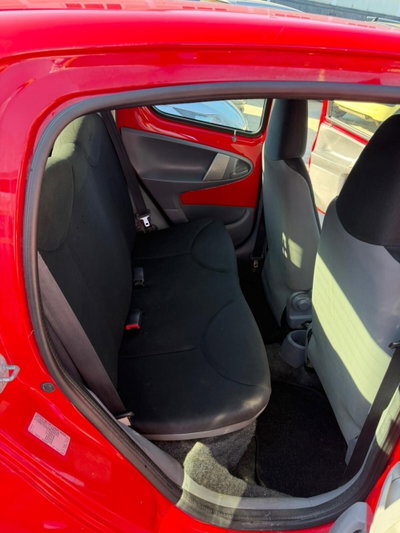 Toyota Aygo 1.0 12V VVT-i 5 porte Sol (9)