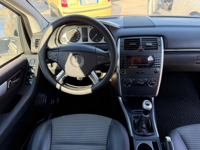 Mercedes-Benz Classe B 180 CDI Sport (6)
