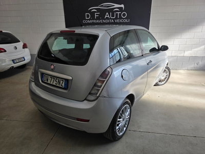Lancia Ypsilon 1.2 New Oro (4)