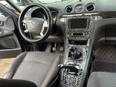 Ford Galaxy 2.0 TDCi 140 CV Ghia DPF (8)