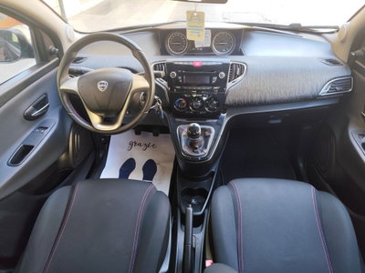 Lancia Ypsilon 1.2 69 CV Unyca (16)