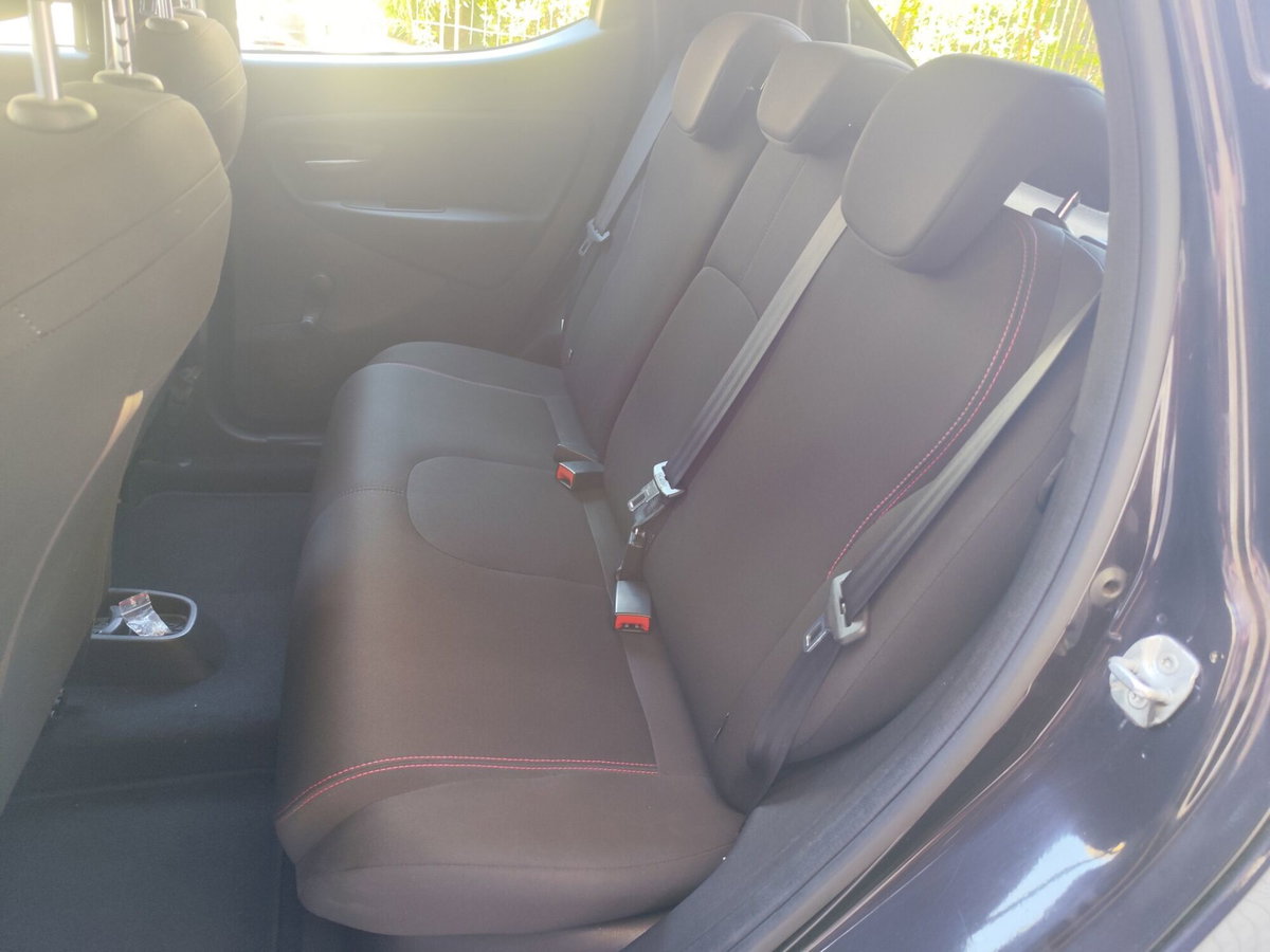 Lancia Ypsilon 1.2 69 CV Argento (18)