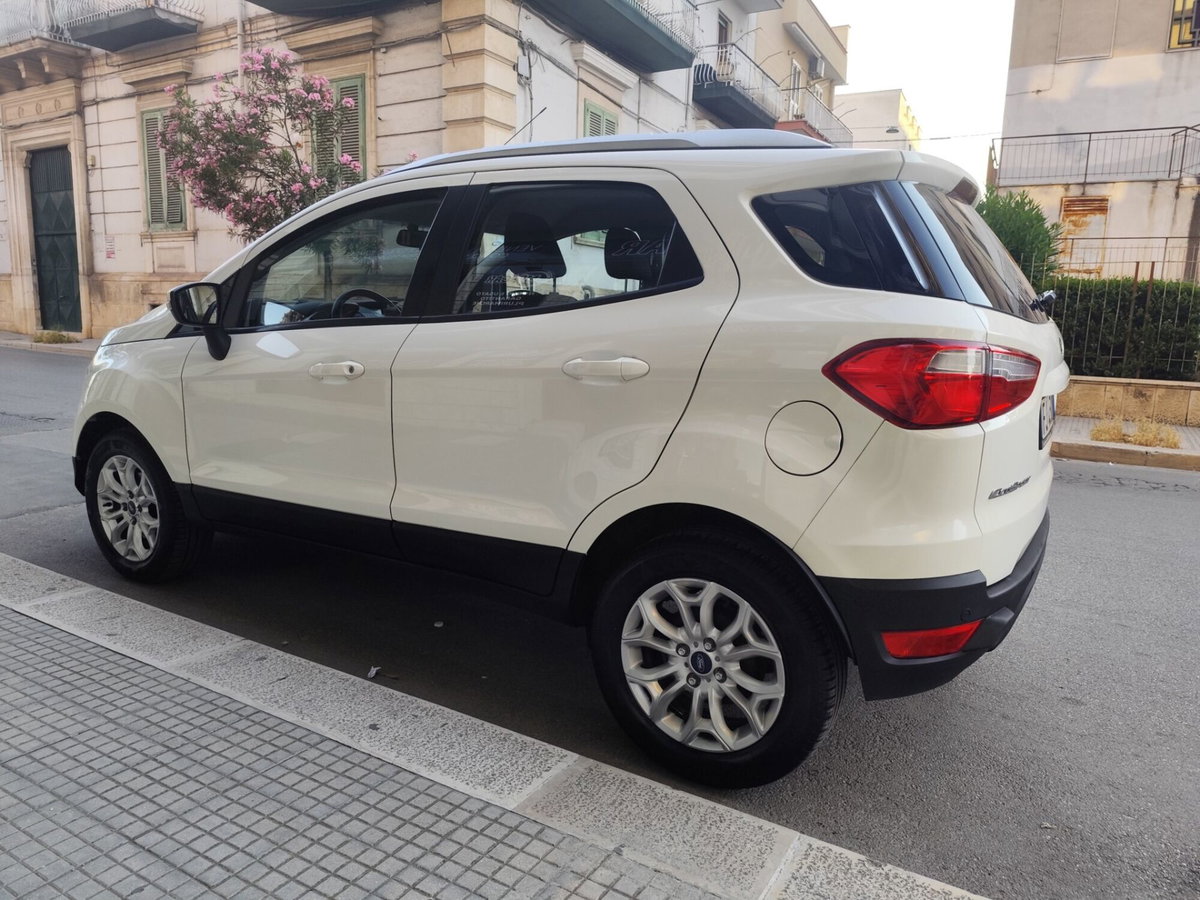 Ford EcoSport 1.5 TDCi 95 CV Titanium S (5)